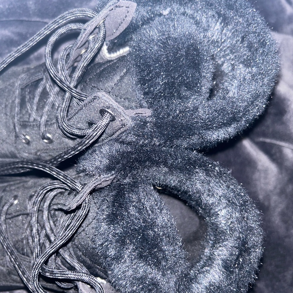 L.L. Bean Black Ankle Boots with Fur Lining - Picture 2 of 3